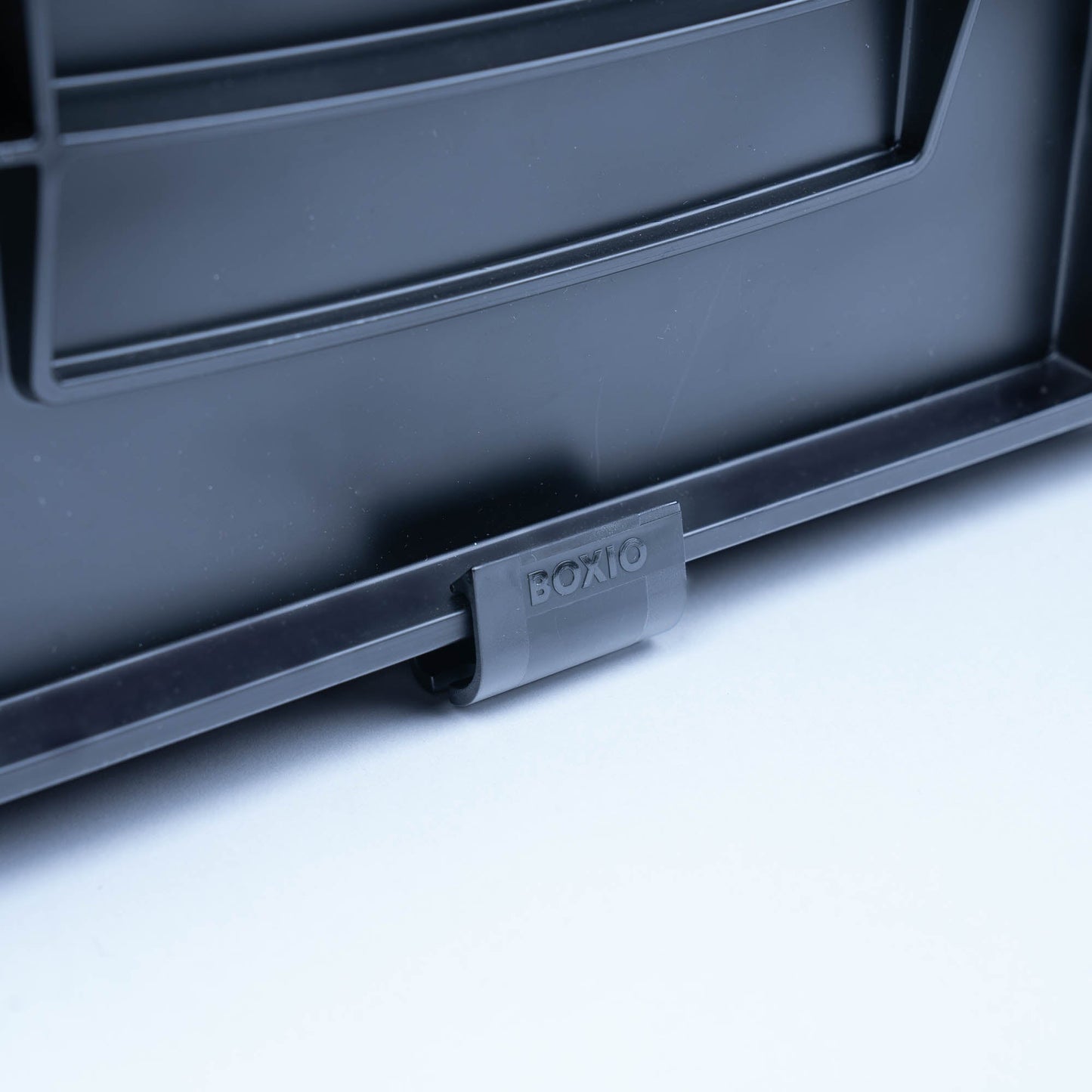 BOXIO | floor holding clip