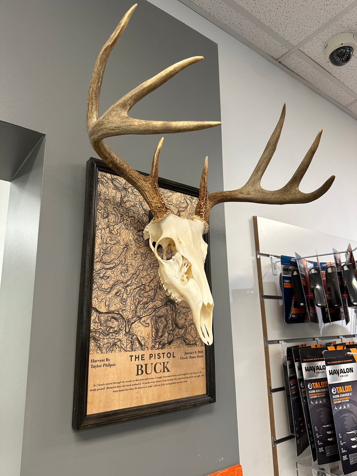818 Topo Mounts | Custom Topographic European Mount Plaques