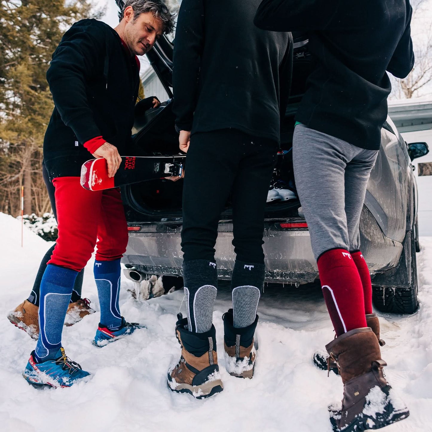 Minus33 | Merino Wool Snowboard Socks - Light Cushion - Over The Calf