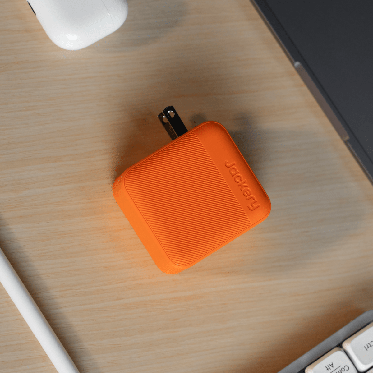 Jackery | 102W GaN 3-Port Fast Charger